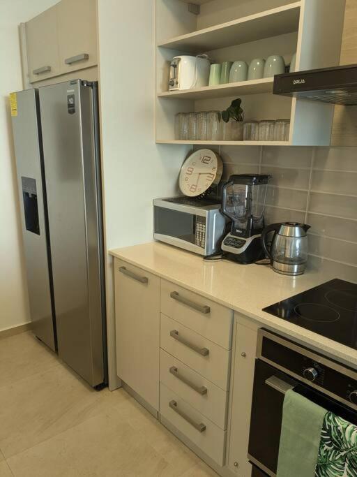 ヌエバ・ゴルゴナBeachfront Apt With Optional Cook And Airport Pickupアパートメント エクステリア 写真