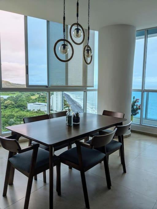 ヌエバ・ゴルゴナBeachfront Apt With Optional Cook And Airport Pickupアパートメント エクステリア 写真