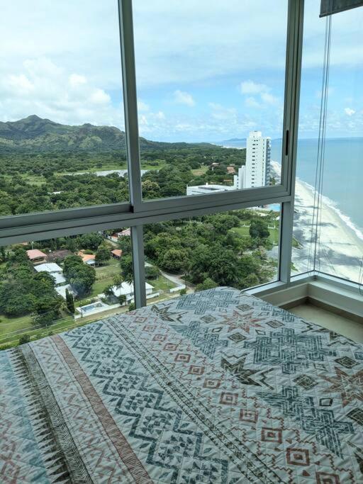 ヌエバ・ゴルゴナBeachfront Apt With Optional Cook And Airport Pickupアパートメント エクステリア 写真